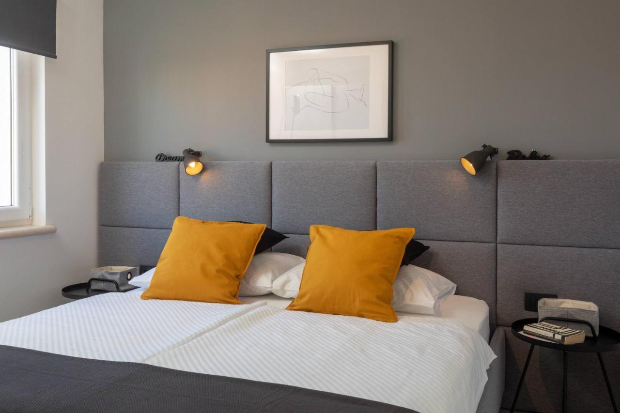 Apartments Valentina โบล ภายนอก รูปภาพ