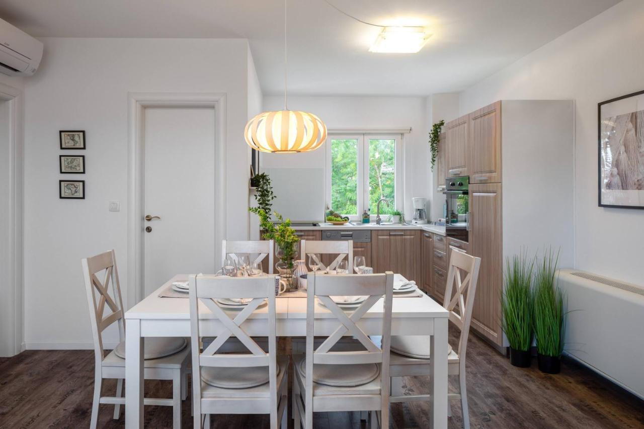 Apartments Valentina โบล ภายนอก รูปภาพ