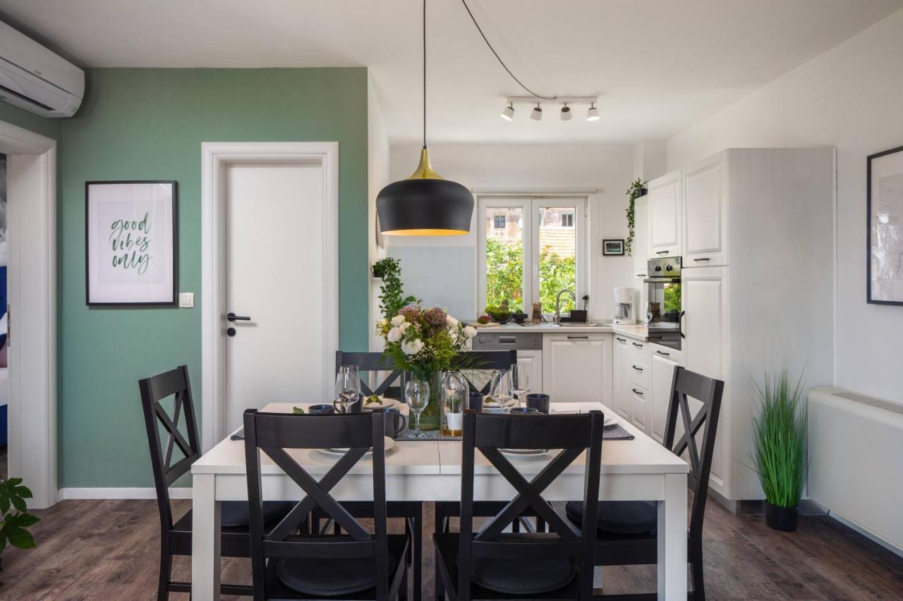 Apartments Valentina โบล ภายนอก รูปภาพ